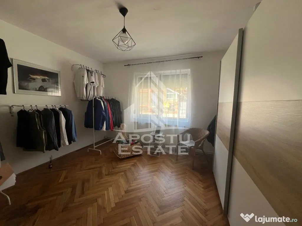 Casa individuala cu 5 camere, 2 bai si beci in zona Blasc...