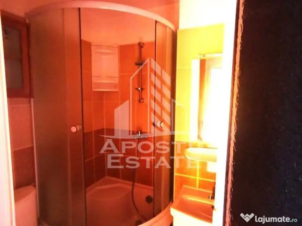 Apartament cu 3 camere, decomandat, 2 balcoane, 2 bai,eta...