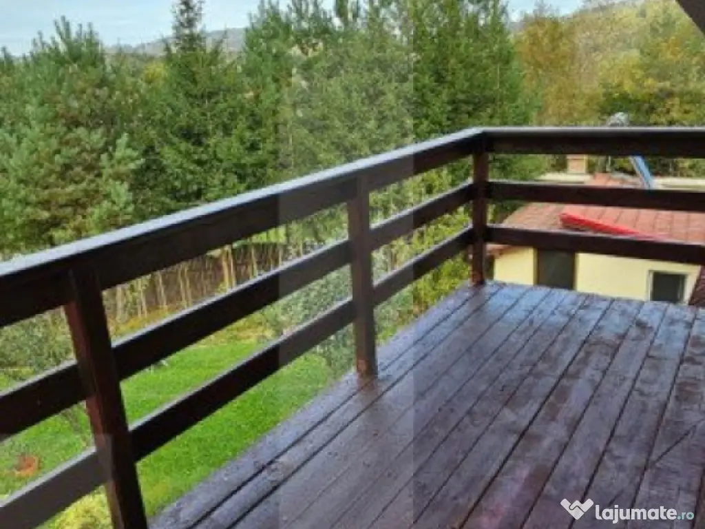 Casa de vanzare, cu 6 camere, 160 mp, zona Barcani