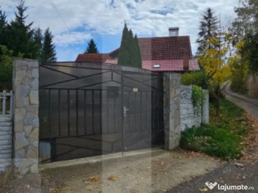 Casa de vanzare, cu 6 camere, 160 mp, zona Barcani