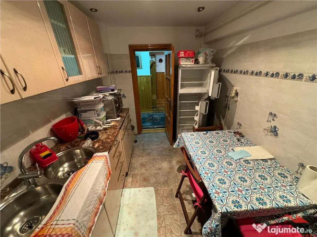 Apartament 3 camere de in Sud, etaj 3, CT, izolat