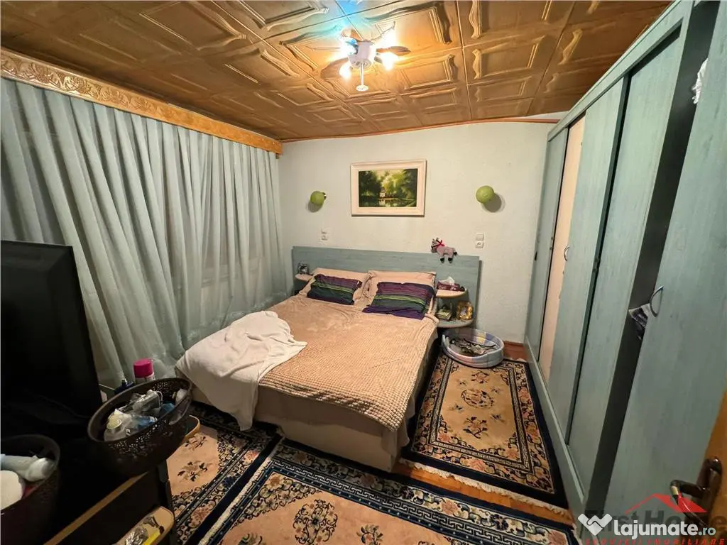 Apartament 3 camere de in Sud, etaj 3, CT, izolat