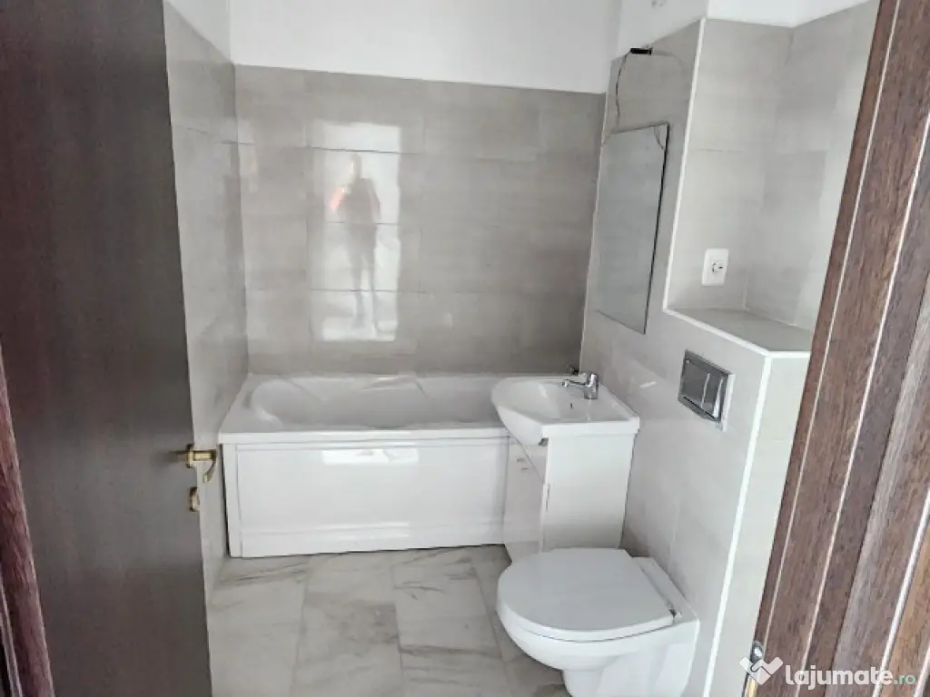 Apartament tip STUDIO, 46 mp utili, etaj 3/4, direct DEZVOLTATOR. 