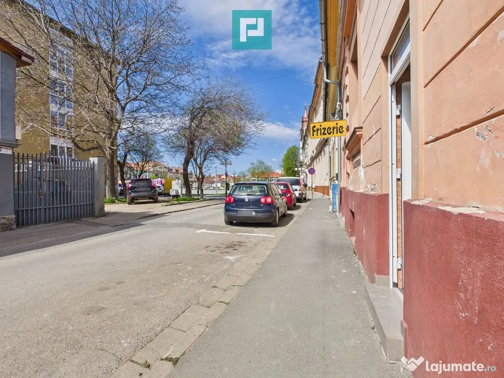 Spațiu comercial de închiriat Piața Catedralei 