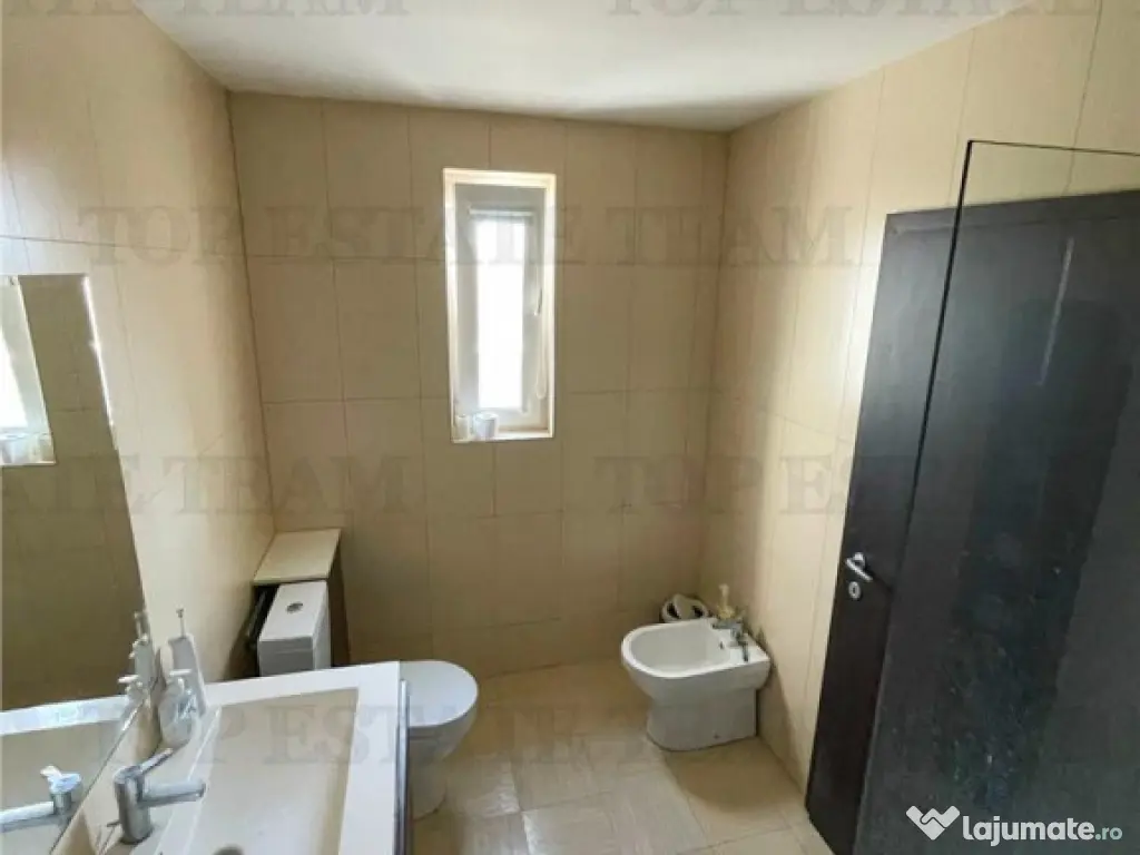 Apartament 5 camere, 265 mp, zona Campus, Constanta