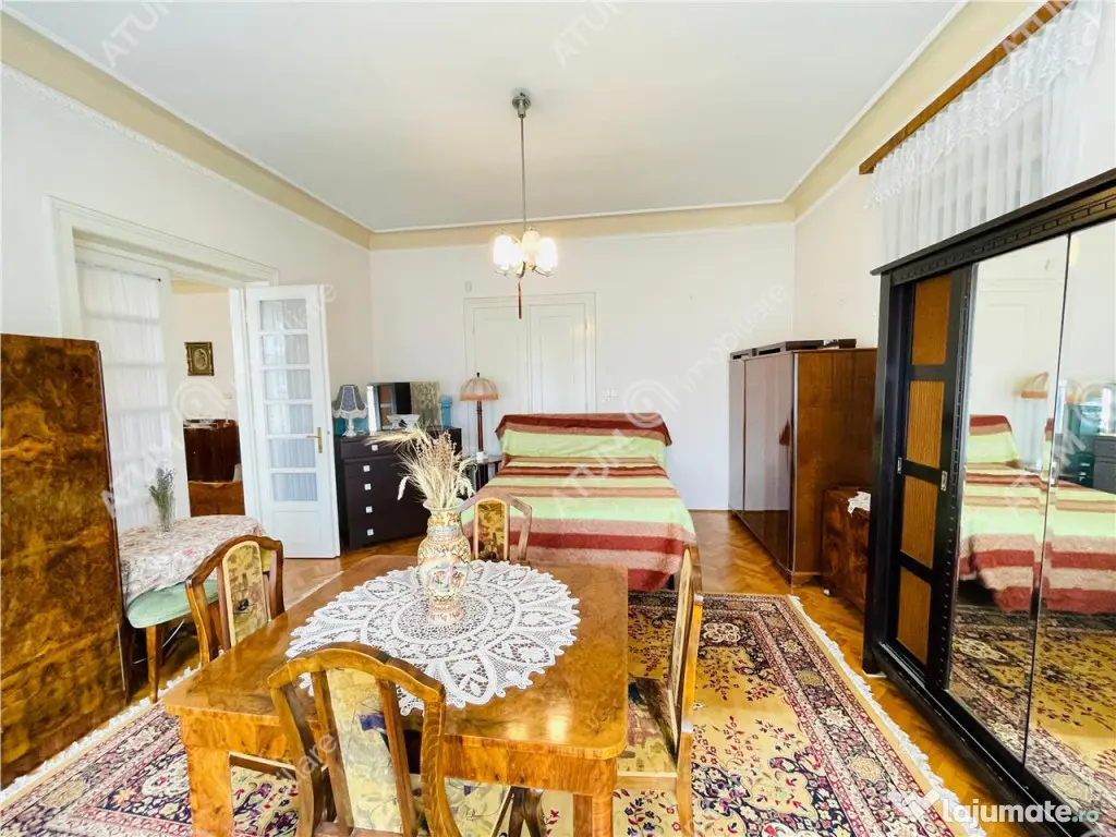 Casa individuala 4 camere decomandate 1000 mp teren zona Blv 