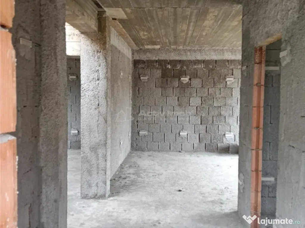 Casa individuala-3 camere-Toate utilitatile-Asfalt-STB-Mutar 