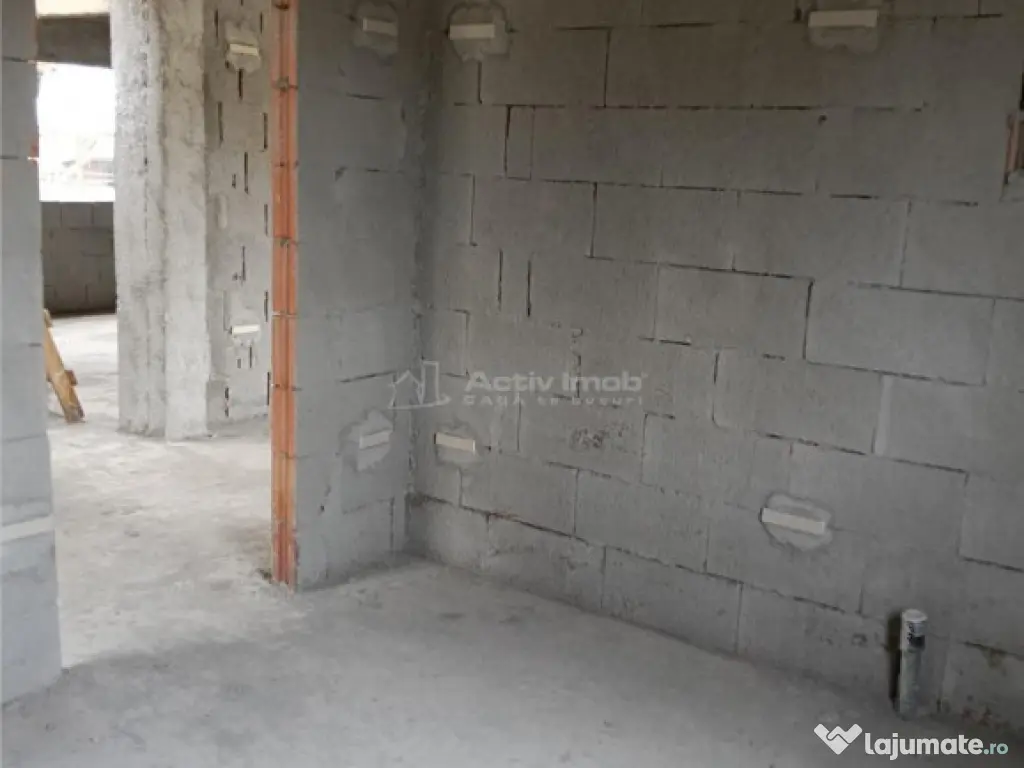 Casa individuala-3 camere-Toate utilitatile-Asfalt-STB-Mutar 