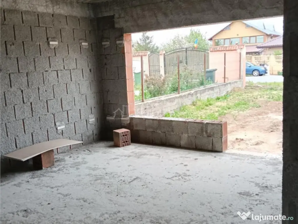 Casa individuala-3 camere-Toate utilitatile-Asfalt-STB-Mutar 