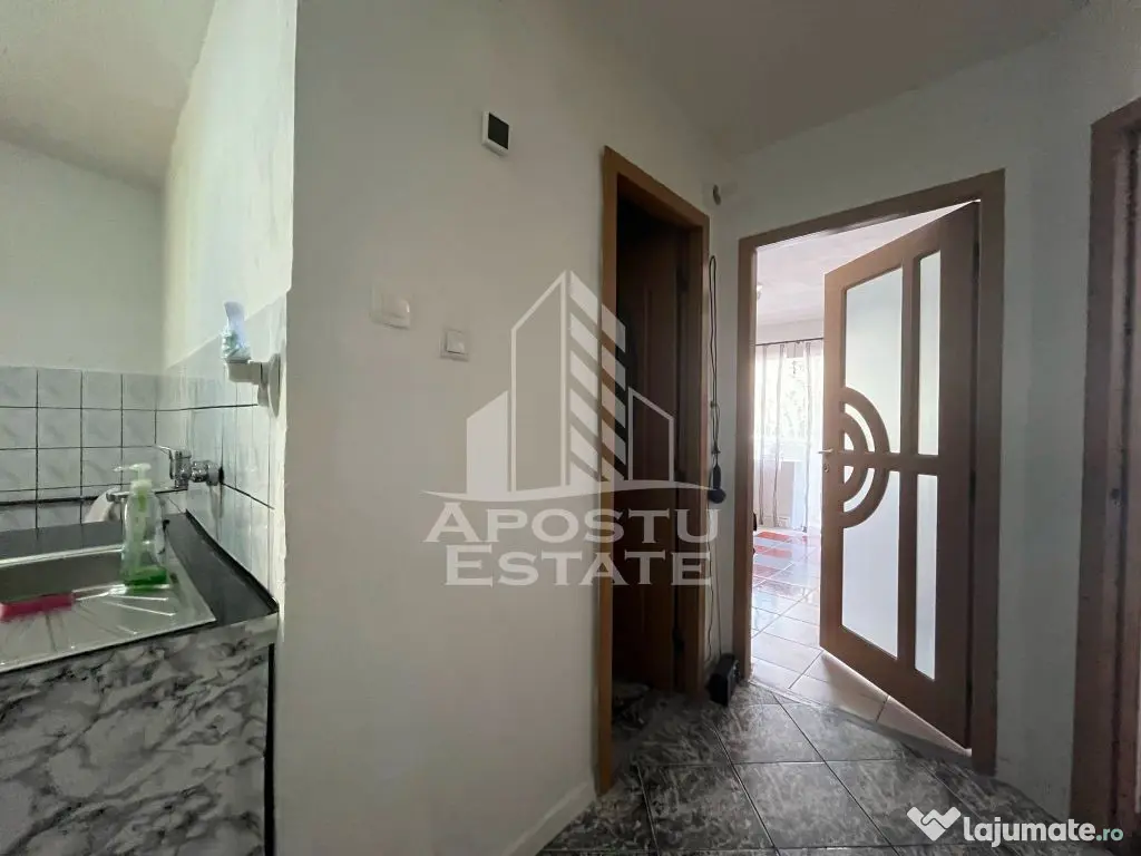 Apartament cu 2 camere, decomandat, parter inalt,centrala... 