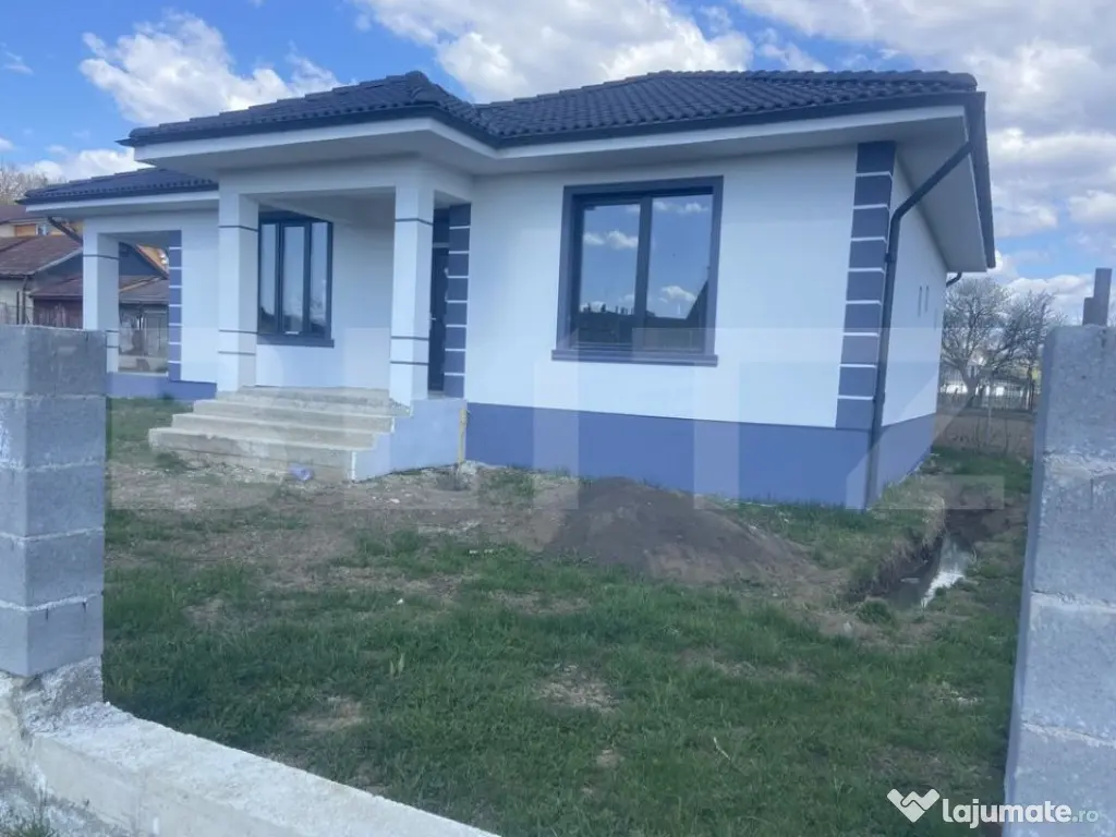 Casă de vânzare cu 3 camere, 105 mp, zona linistita, Bistr