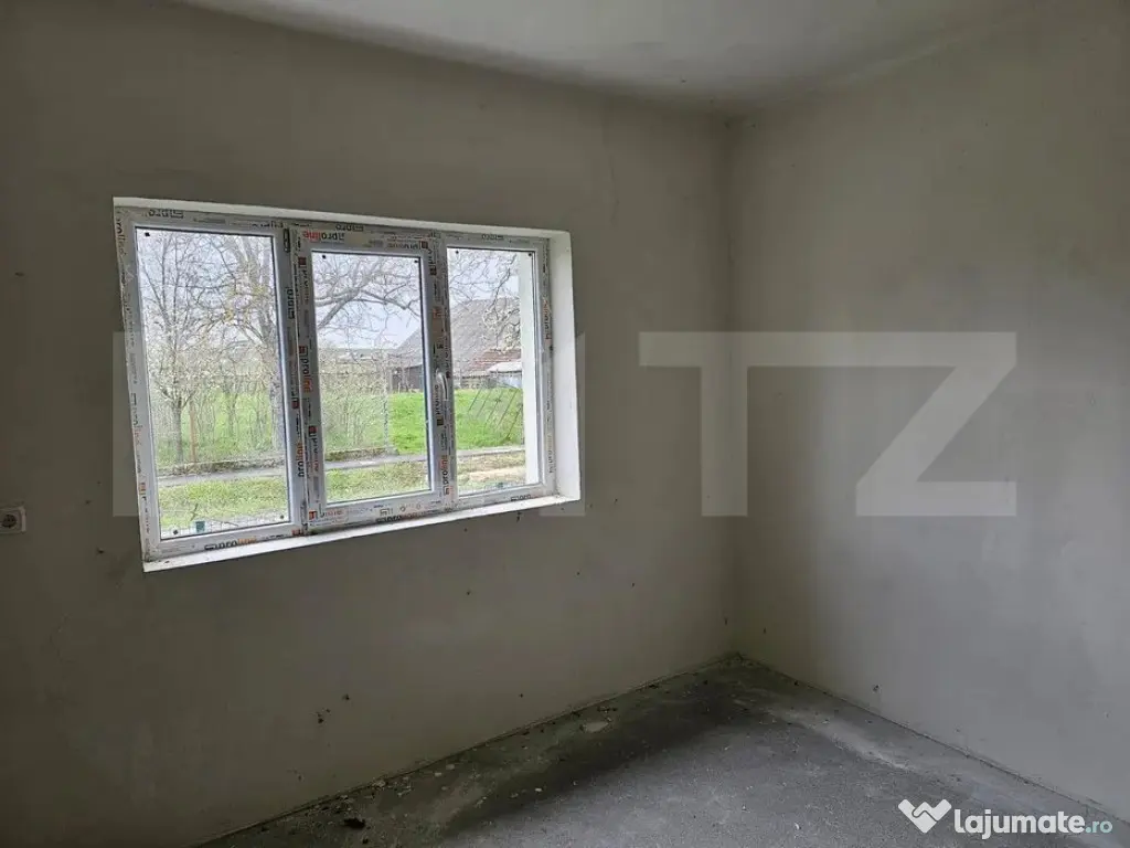 Casa de vanzare cu 3 camere, 2050 mp, zona Tatarasti