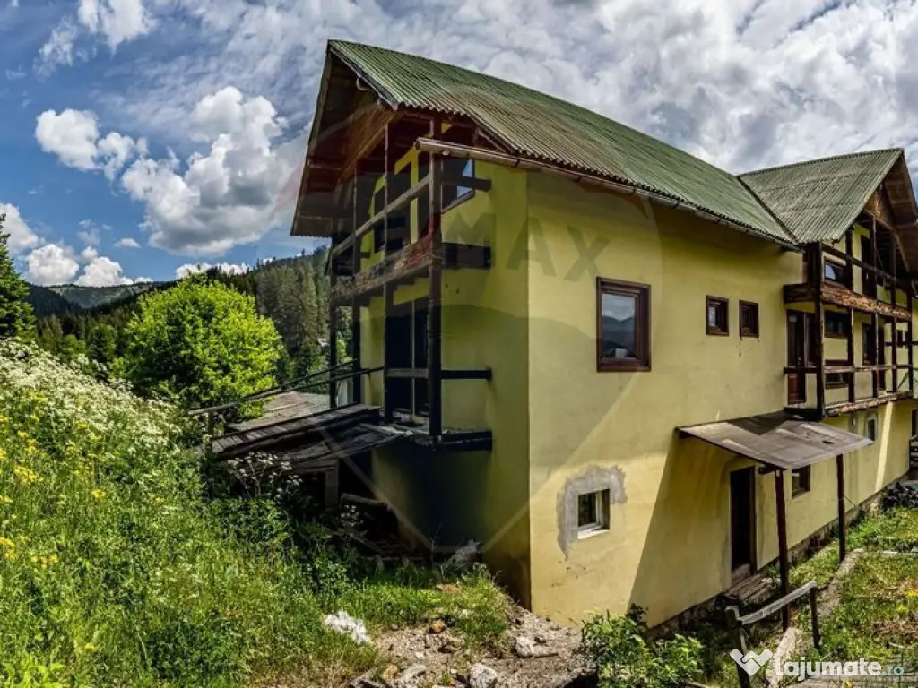 Vila / Pensiune cu 20 camere de vânzare în Câmpulung M... 
