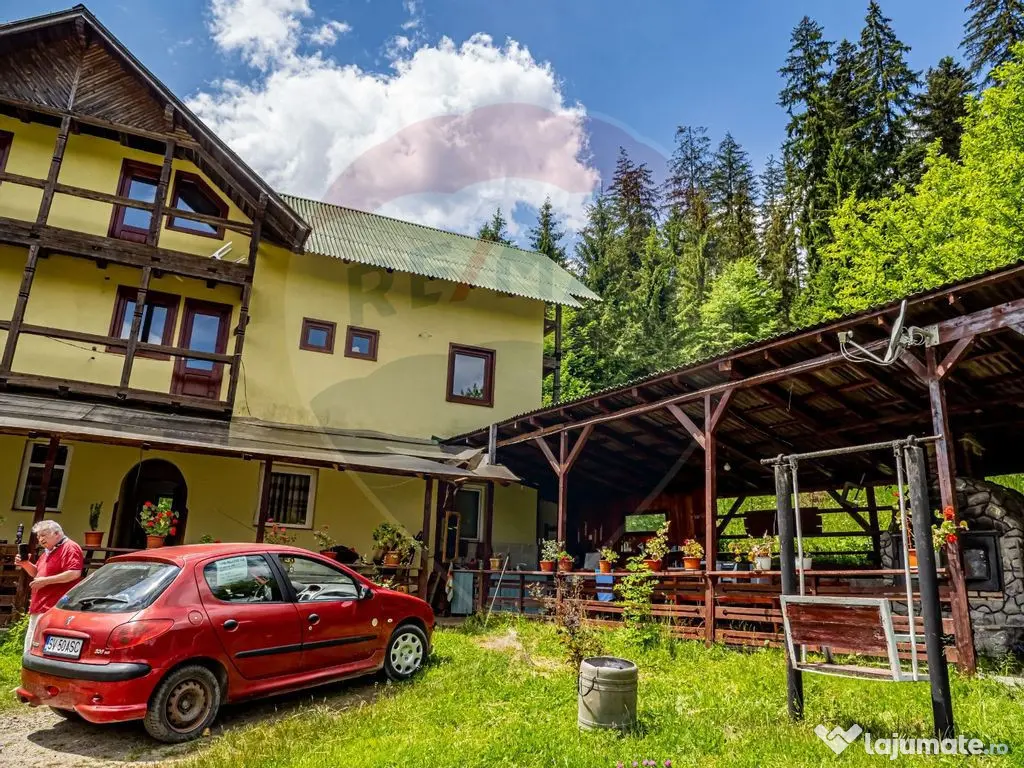 Vila / Pensiune cu 20 camere de vânzare în Câmpulung M... 