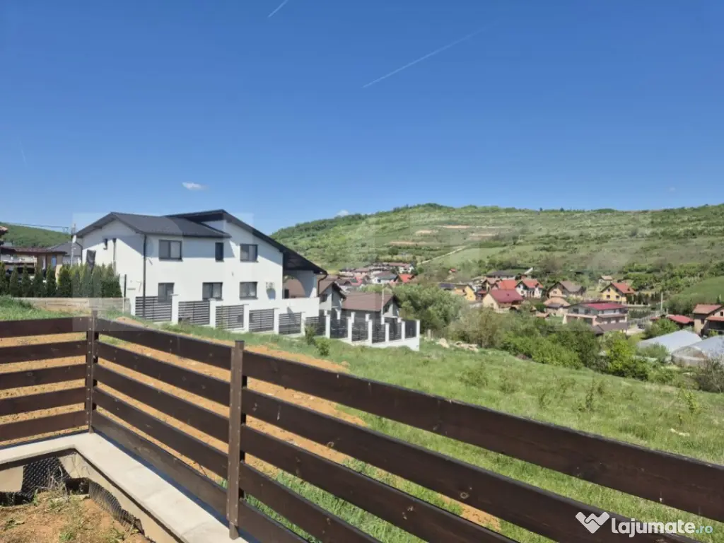 Vila moderna de vanzare in Sancrai Cartierul Rasaritului