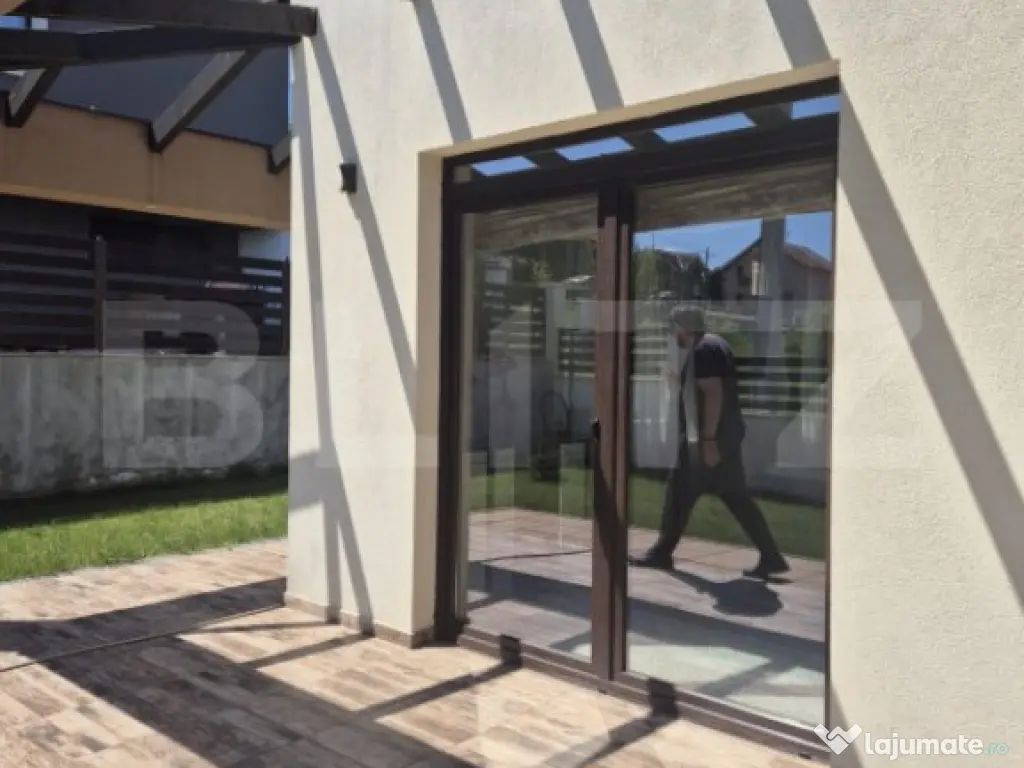 Vila moderna de vanzare in Sancrai Cartierul Rasaritului