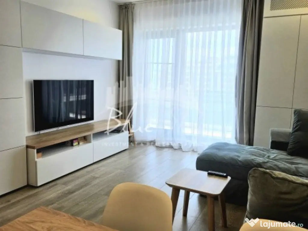 Priveliște spre mare, confort desăvârșit – apartament 