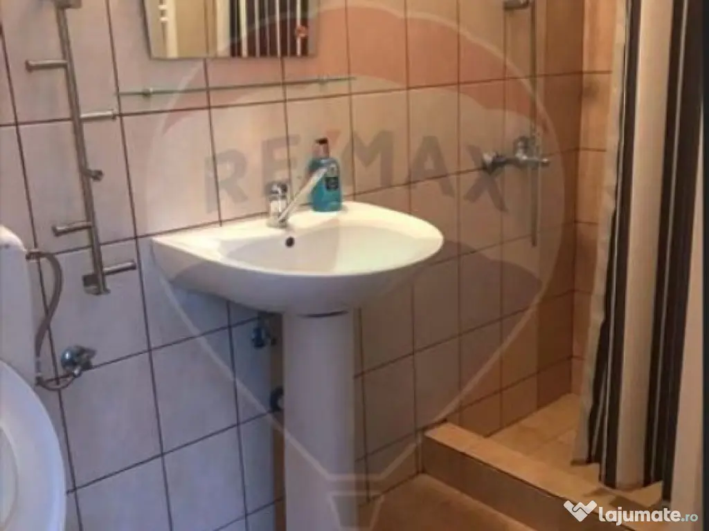 Pensiune de vânzare Arieseni la 100m de partie