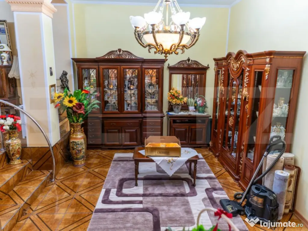 Casă de vanzare, cu 10 camere, 1200 mp, zona Dipsa