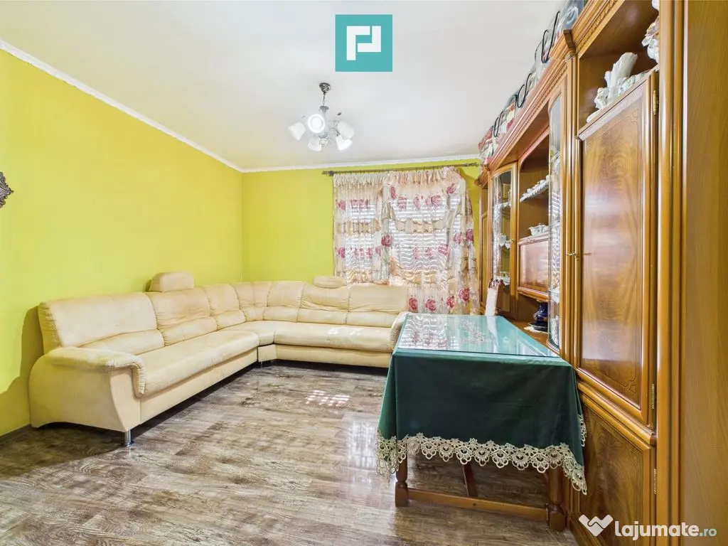 Casă cu 4 camere în Pârneava 