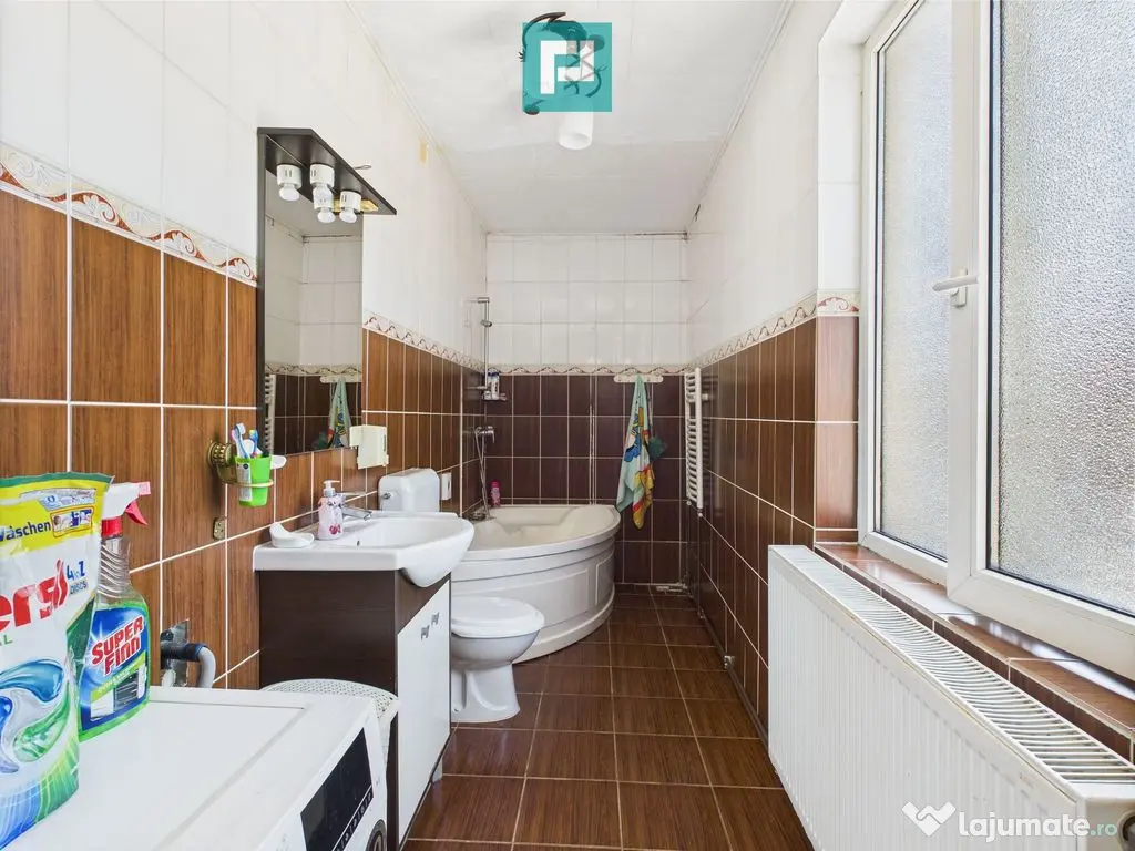 Casă cu 4 camere în Pârneava 