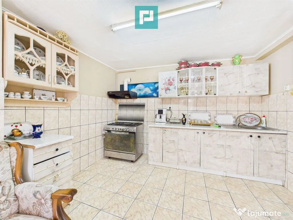 Casă cu 4 camere în Pârneava 