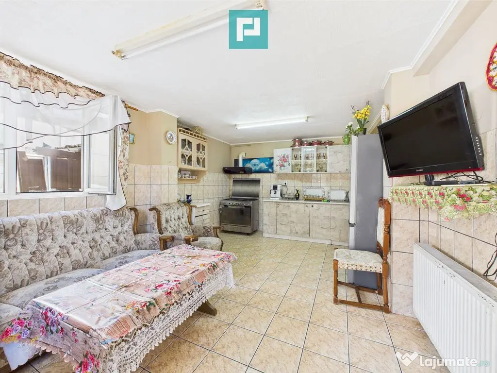 Casă cu 4 camere în Pârneava 