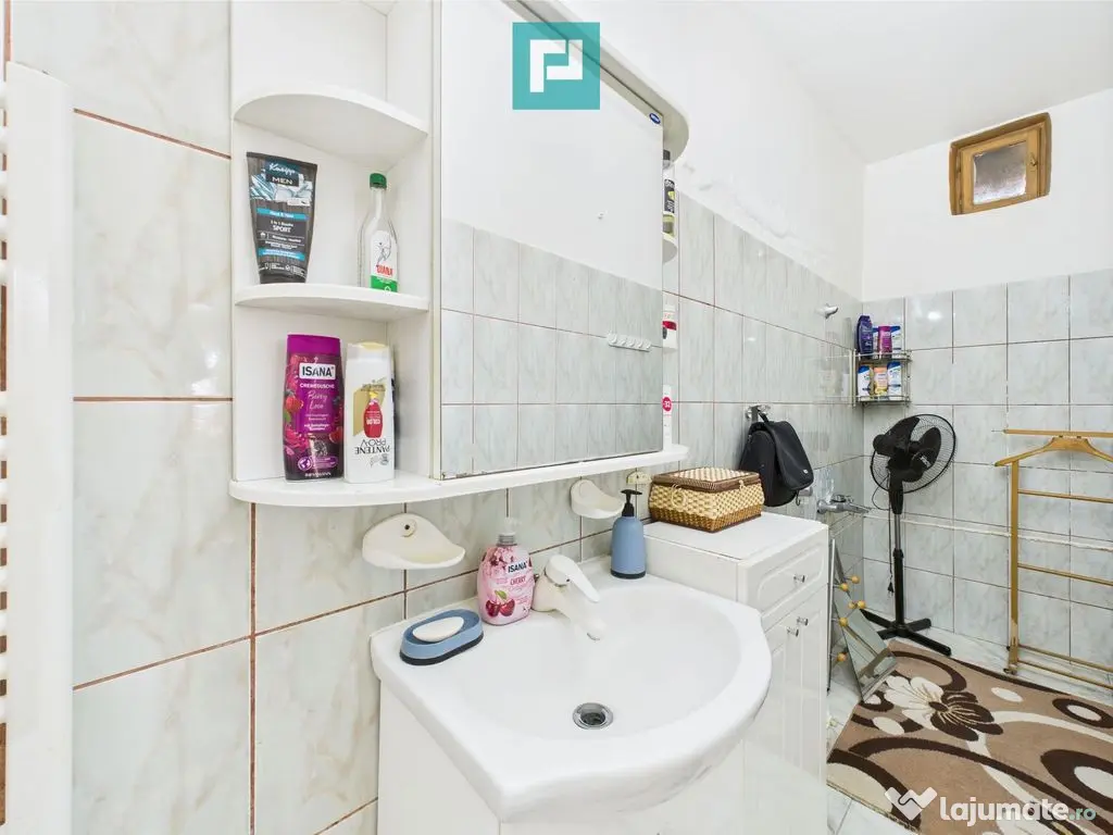 Casă cu 4 camere în Pârneava 