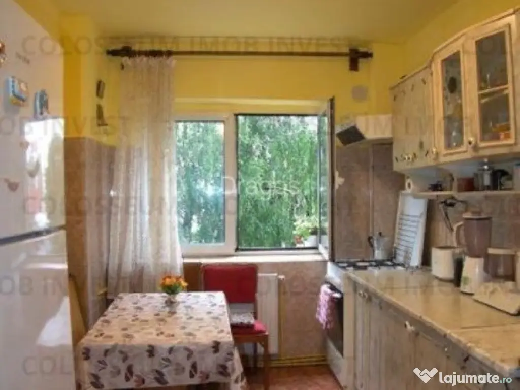 Apartament 4 camere, semidecomandat - zona Grivitei 