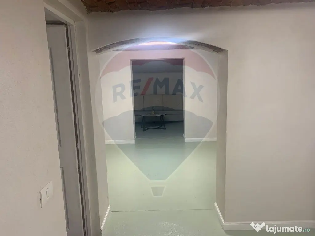 Spațiu comercial de închiriat 40 mp, în zona Decebal