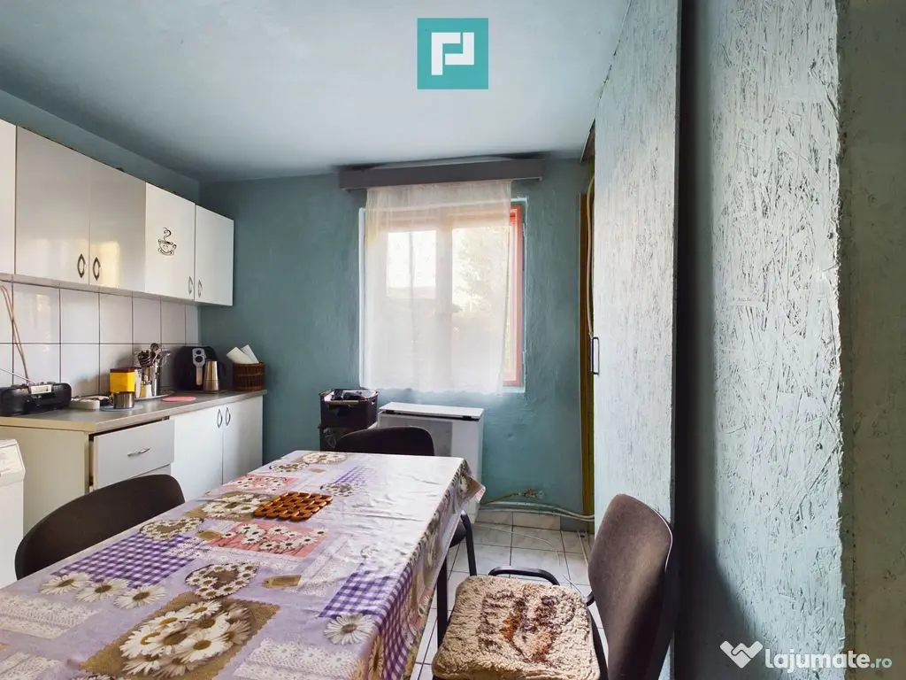 Casă cu 4 camere de vânzare în Sega 