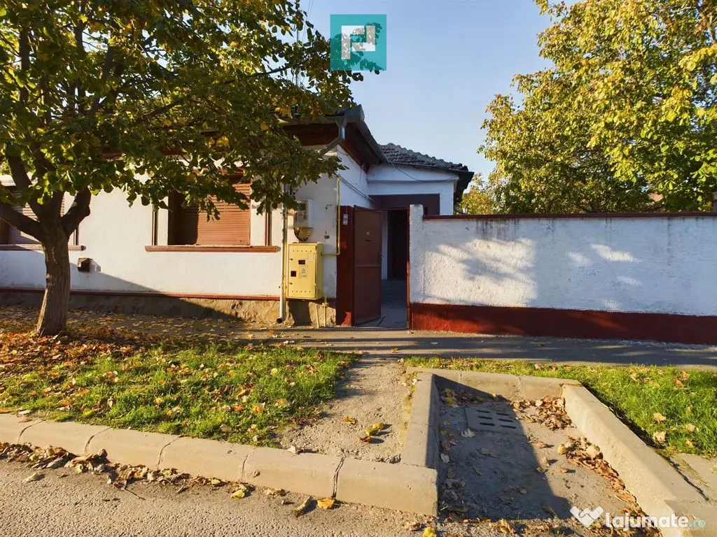 Casă cu 4 camere de vânzare în Sega 