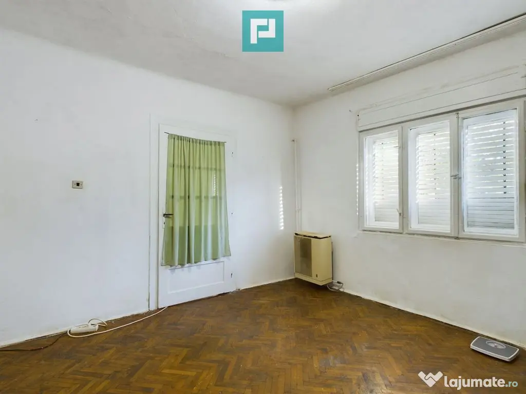 Casă cu 4 camere de vânzare în Sega 