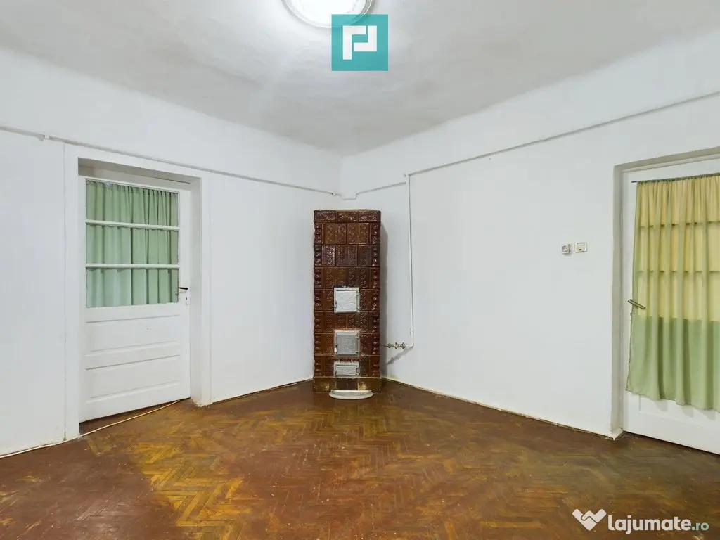 Casă cu 4 camere de vânzare în Sega 