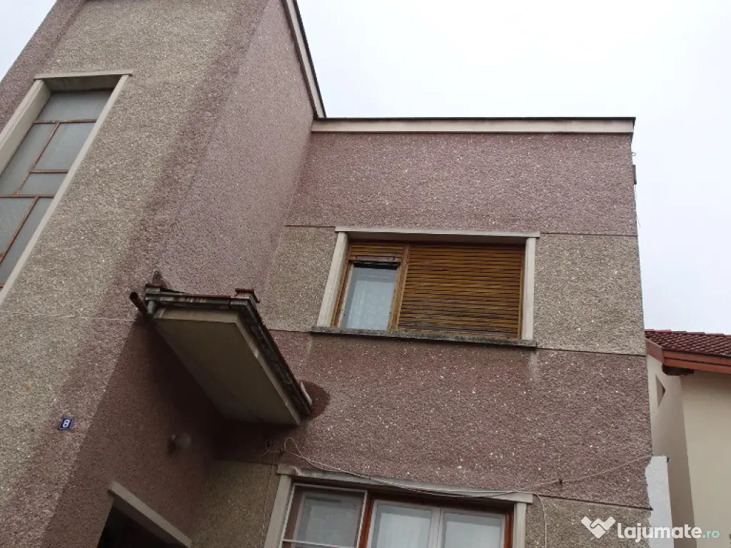 Vand apartament cu 4 camere cu garaj si beci in duplex in Deva, 