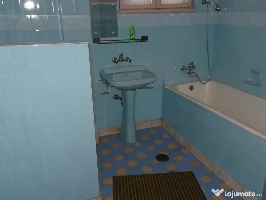 Vand apartament cu 4 camere cu garaj si beci in duplex in Deva, 