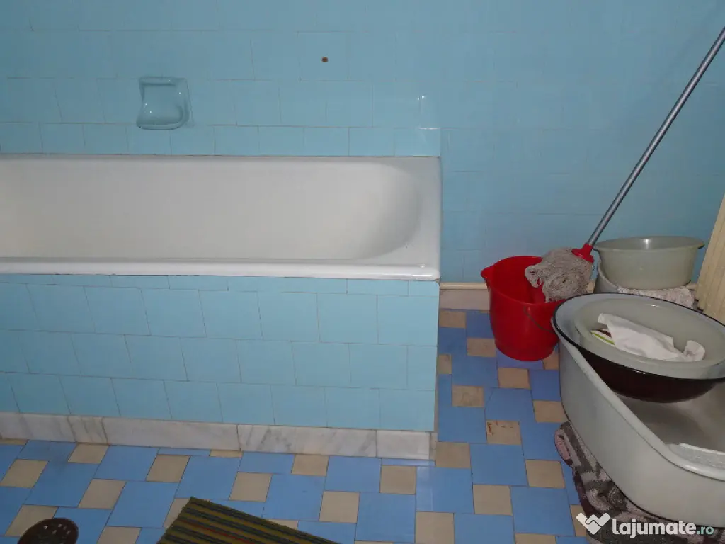 Vand apartament cu 4 camere cu garaj si beci in duplex in Deva, 