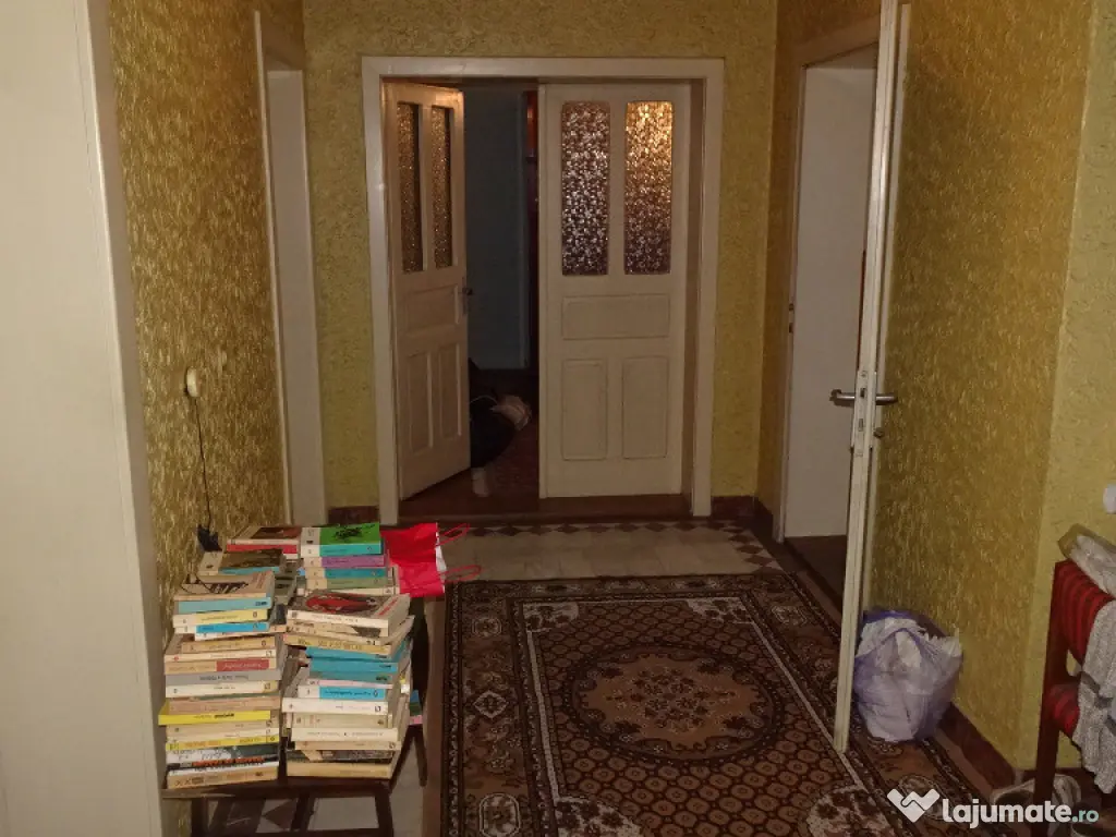 Vand apartament cu 4 camere cu garaj si beci in duplex in Deva, 