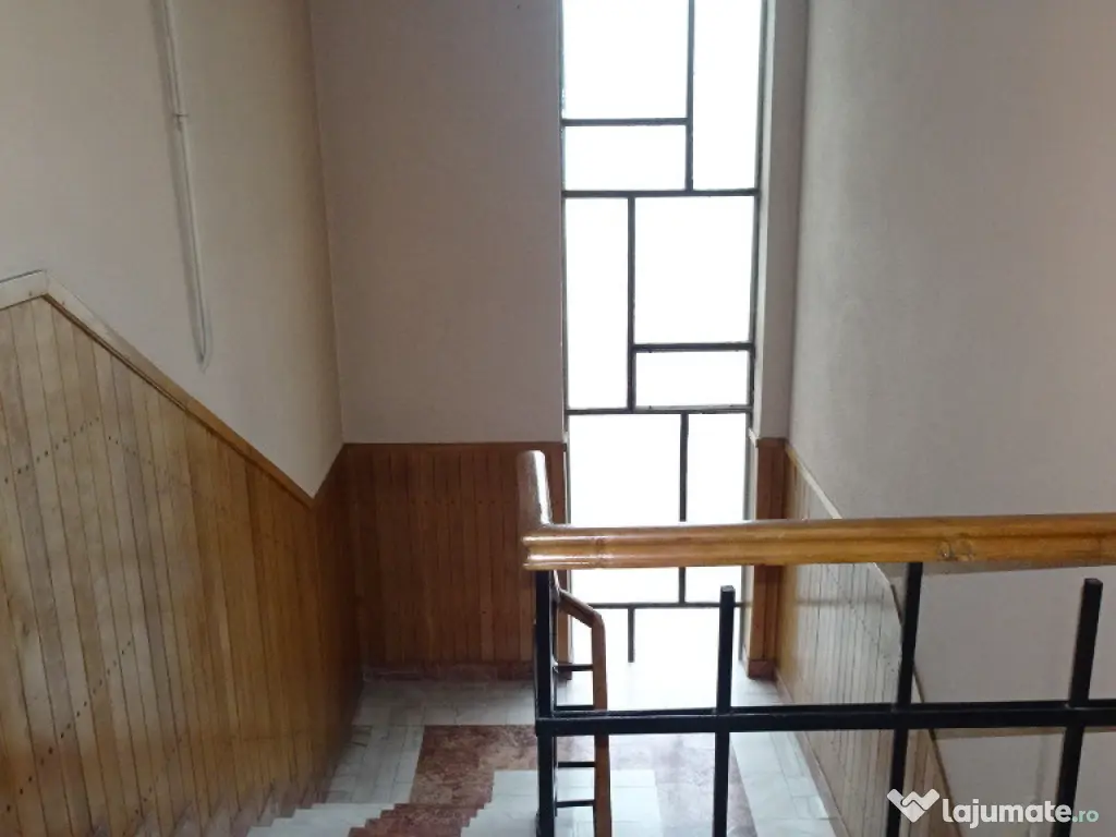 Vand apartament cu 4 camere cu garaj si beci in duplex in Deva, 