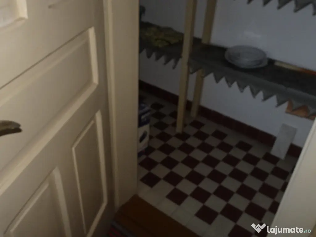 Vand apartament cu 4 camere cu garaj si beci in duplex in Deva, 