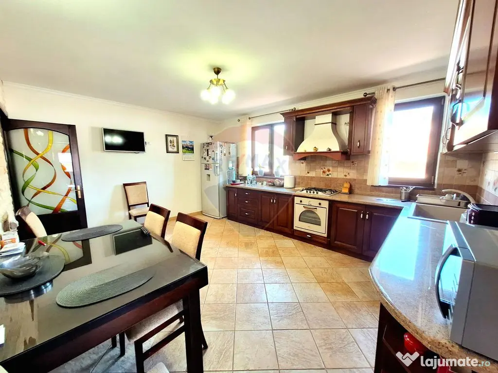 Casă / Vilă cu 4 camere de vânzare in Spataru, Buzau 