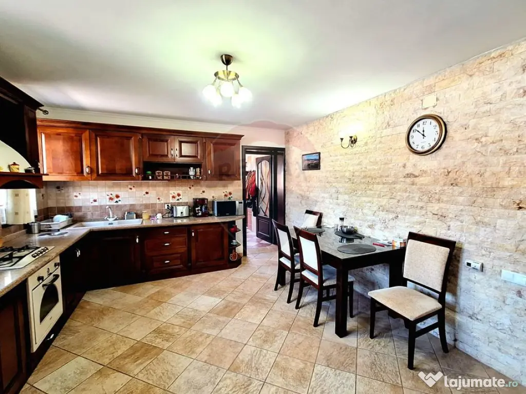 Casă / Vilă cu 4 camere de vânzare in Spataru, Buzau 