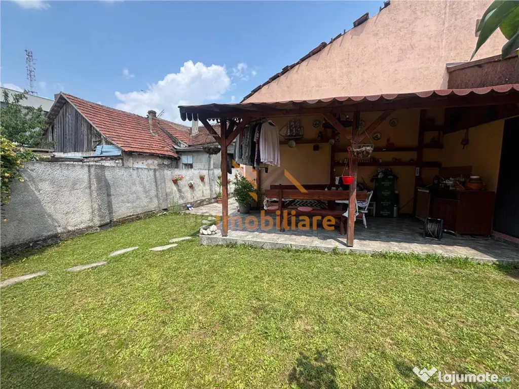 CASA CENTRALA CURTE INDIVIDUALA / 3 CAMERE 