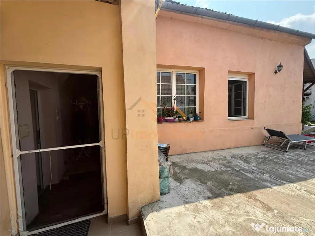 CASA CENTRALA CURTE INDIVIDUALA / 3 CAMERE 