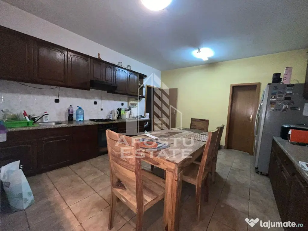 Casa individuala cu 4 camere, teren 404 mp,acces auto,gar... 