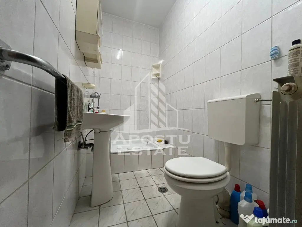 Casa individuala cu 4 camere, teren 404 mp,acces auto,gar... 