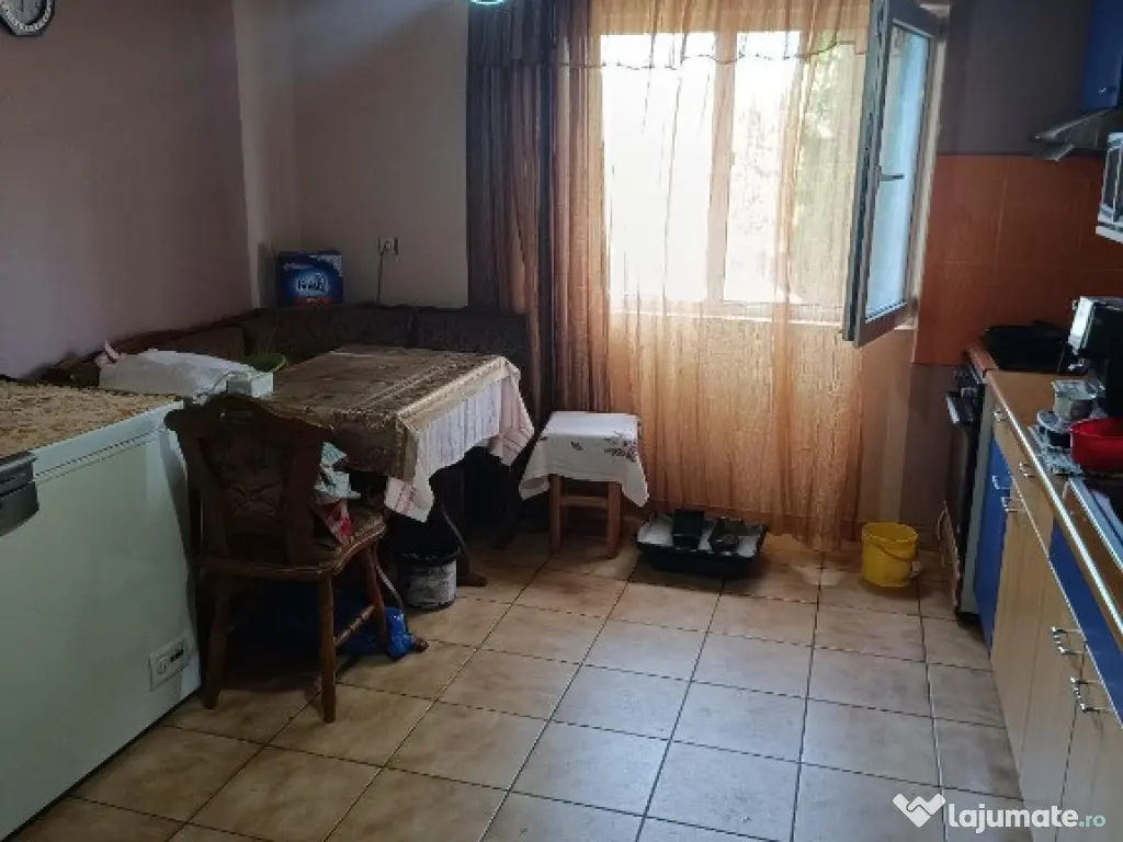 Casa zona Unirea la iesire