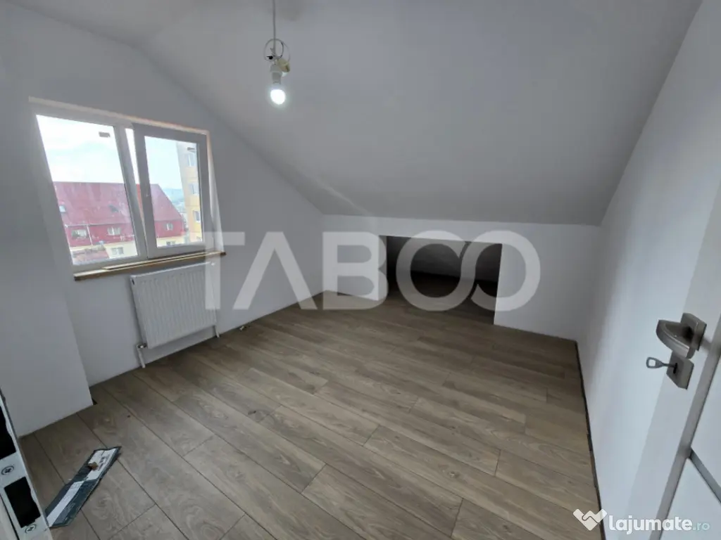 Apartament decomandat de vanare 4 camere balcon Vasile Aaron 