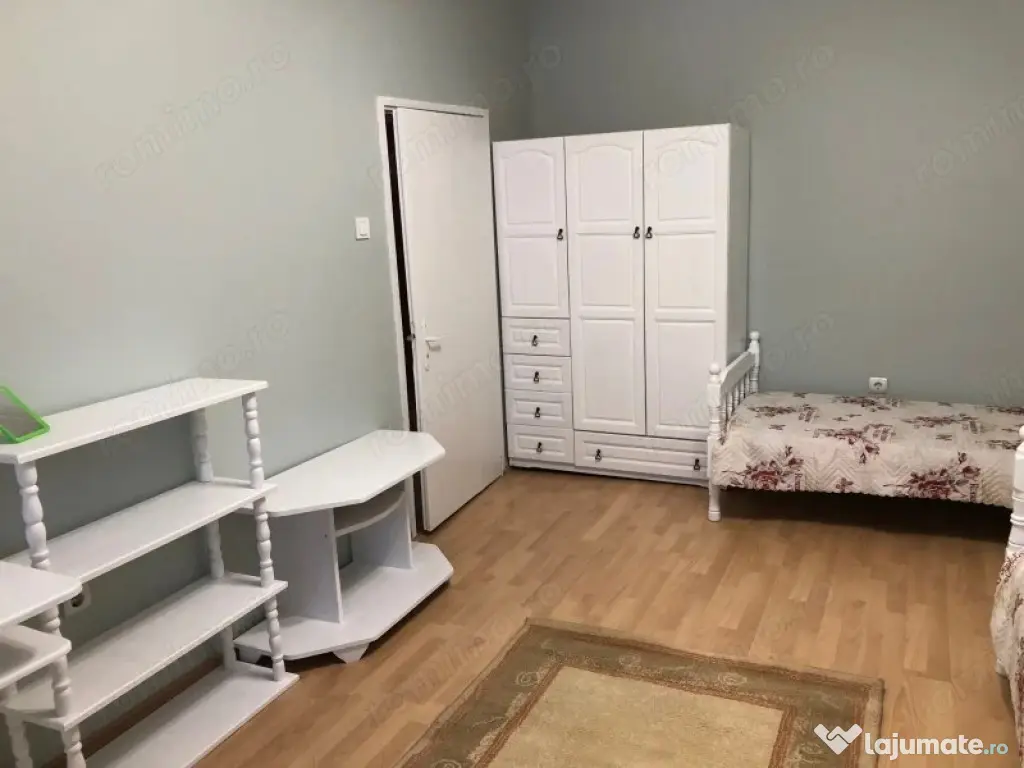 3 camere in zona Medicinei