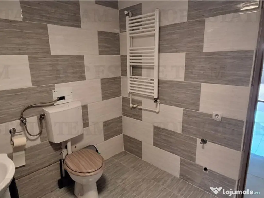 Casa moderna, complet mobilata, 3 camere - zona Stadion, Con